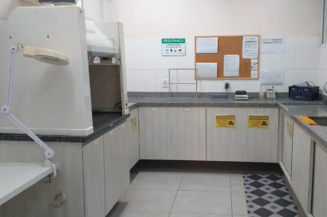 Laboratório de qualidade da Galvanobrás